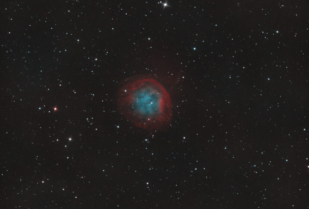 Nebulosa Planetaria Abell 31 (Sh2-290) in bicolor HOO (H-Alpha e Oiii) con ZWO ASI 2600MM, tre ore per canale planetary nebula Ha:Oiii Recensione camera CMOS ZWO ASI 2600 MM Pro Monocromatica