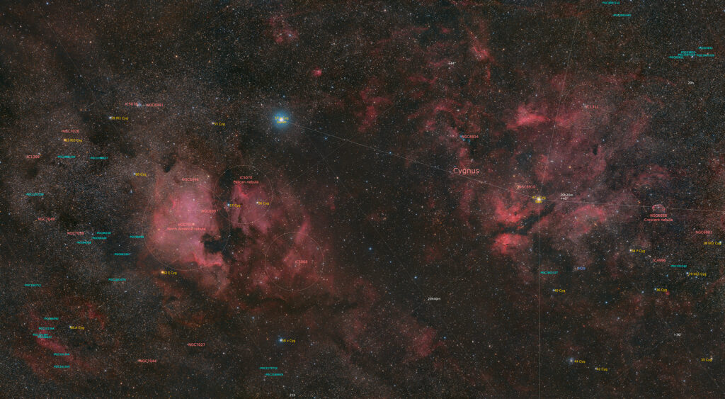 Il Cigno, nebulosa Nord America NGC 7000, Nebulosa Pellicano IC 5070, Nebulosa Crescente NGC 6888, NGC 6914, mosaico con Askar ACL200 APO 50mm F/4.0 e ZWO ASI 2400 MC Pro