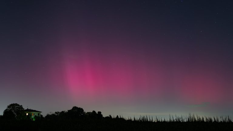 Il video dell'aurora boreale visibile dall'Italia northern light italy borealis